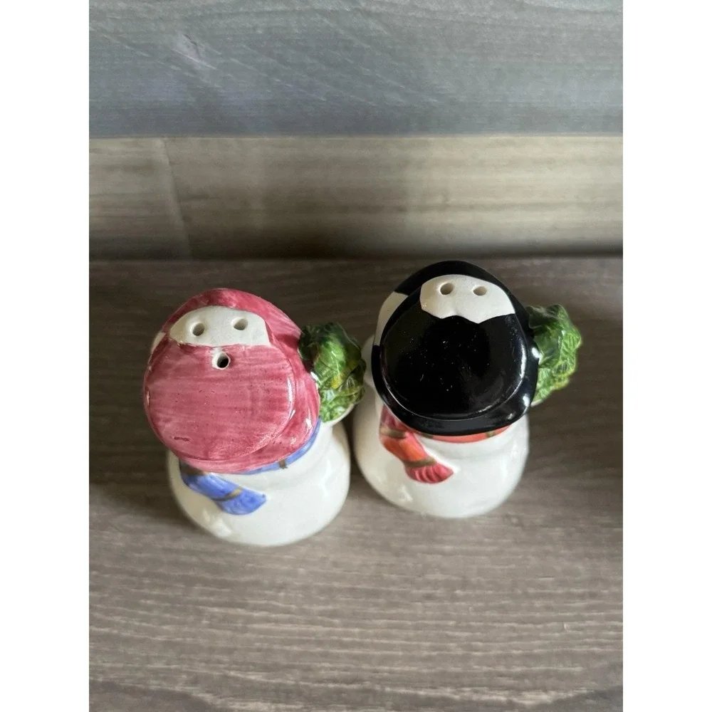 Vintage Snowman Salt Pepper Shakers Ceramic Christmas Holiday Decor Pair 4